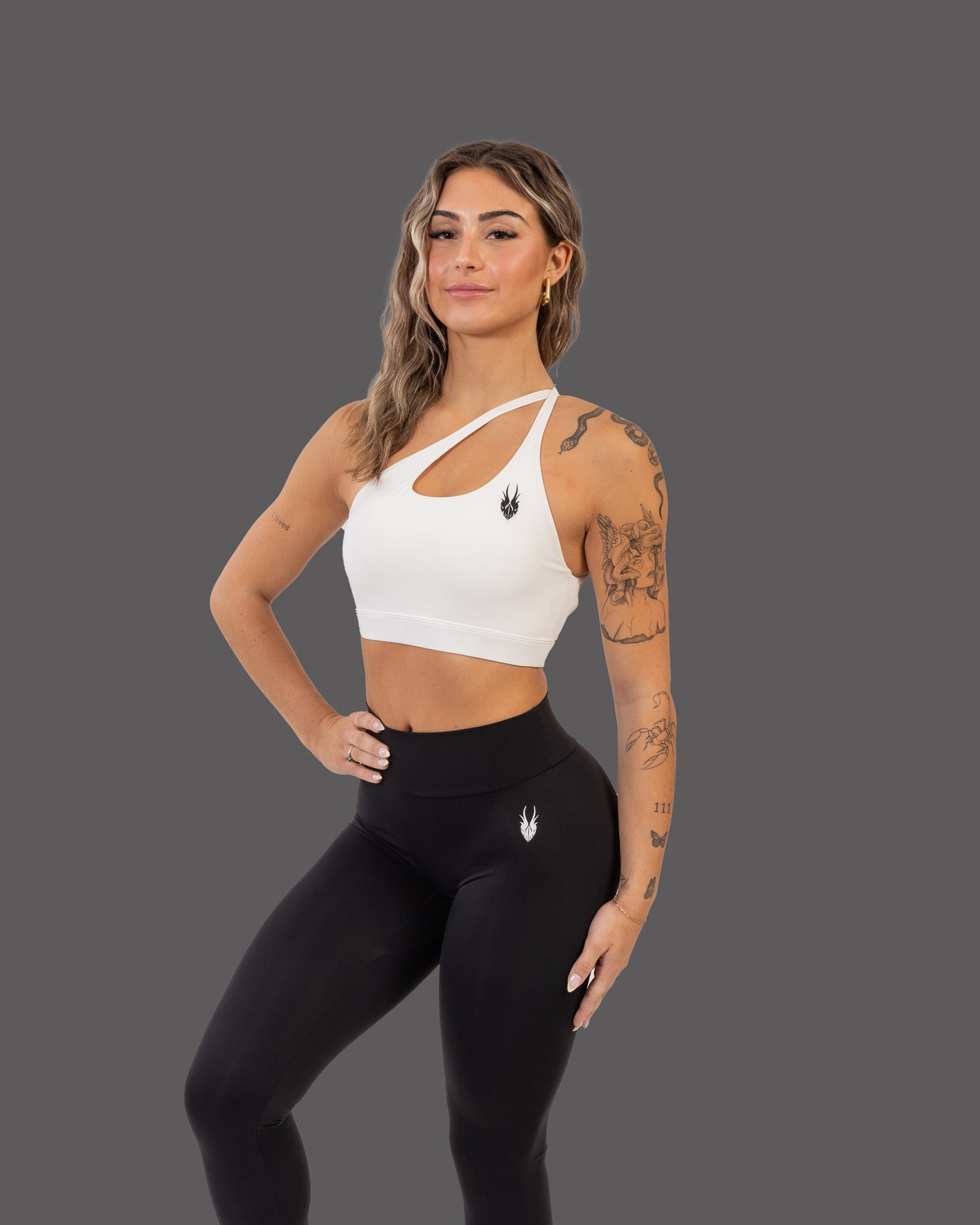 Leviathan |Tarzan Sport Bra 2 in 1 - White&Black