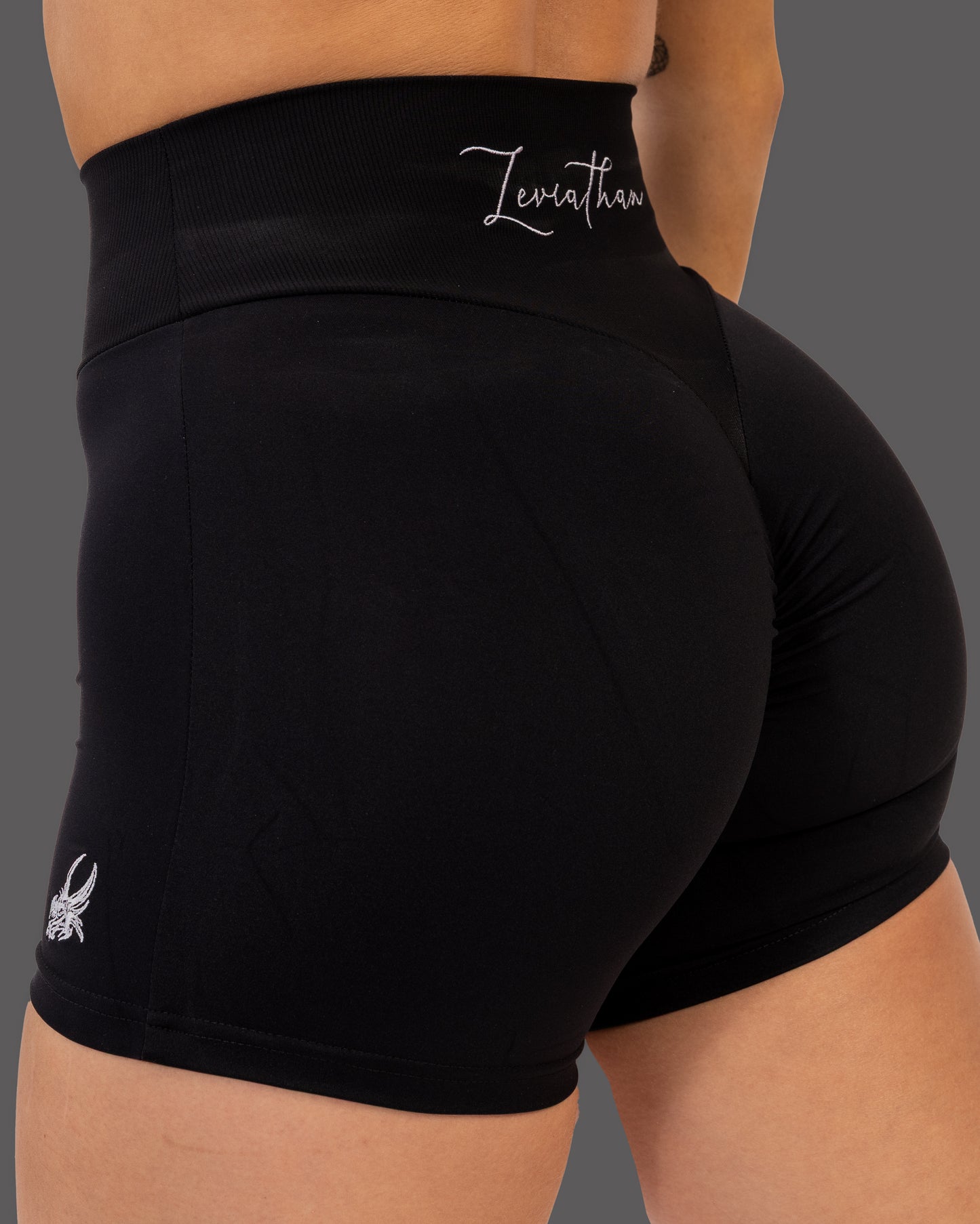 Leviathan | High-Waist | Short - Black&White