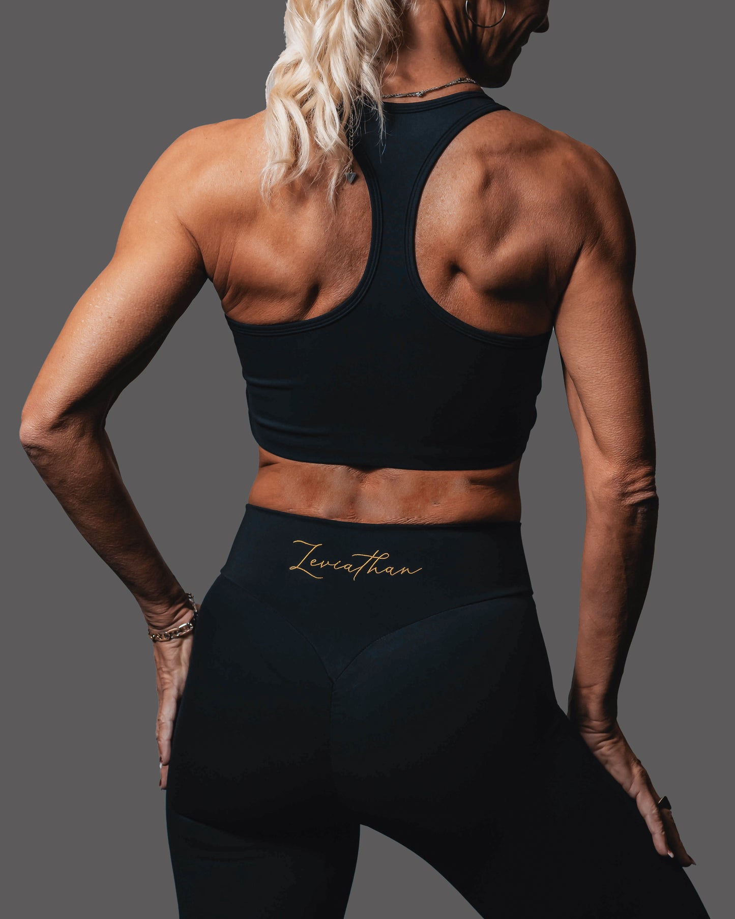 LVTN Longline - Sports Bra - Black&Gold