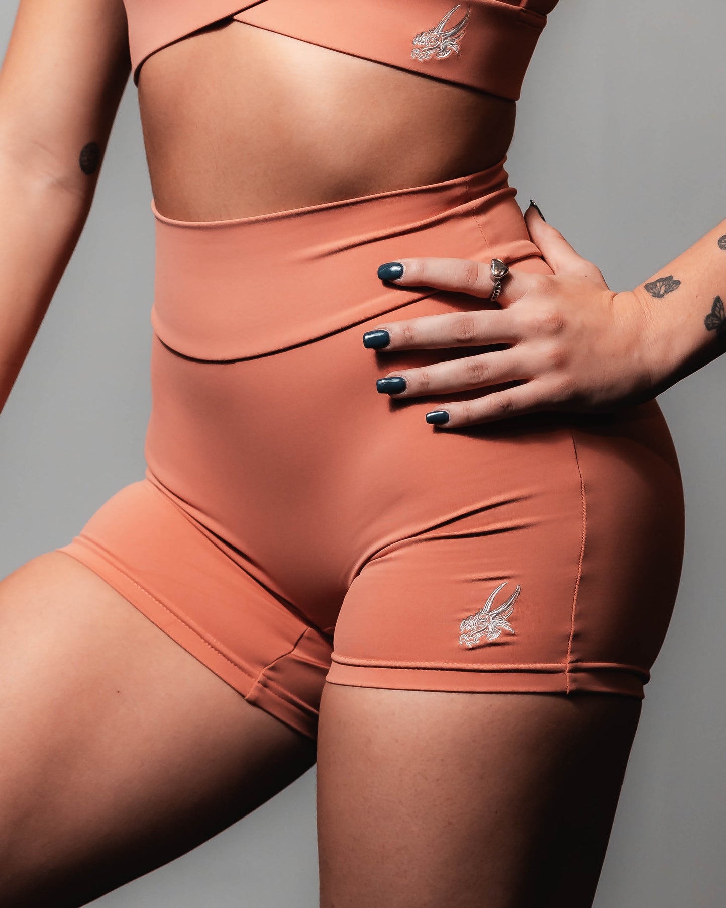 Athletic Salmon shorts - high waist